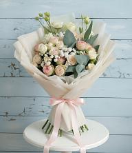 Букет цветов из:  Розы и Лизиантусы в Нолинске
