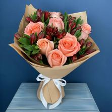 Букет цветов из:  Розы и Альстромерии в Нолинске